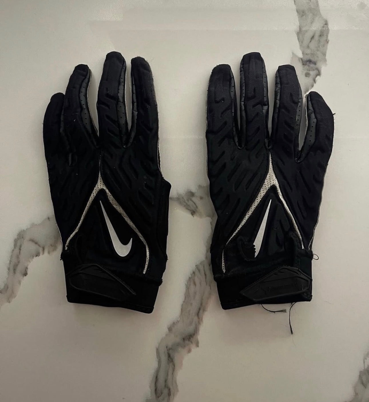 College football gloves for Boise state Broncos logo