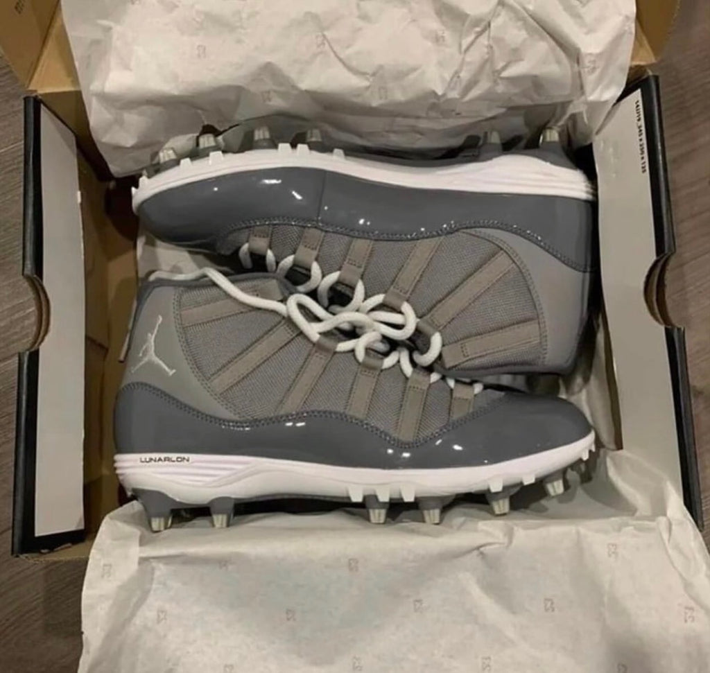 Air Jordan 11 Retro Cleats